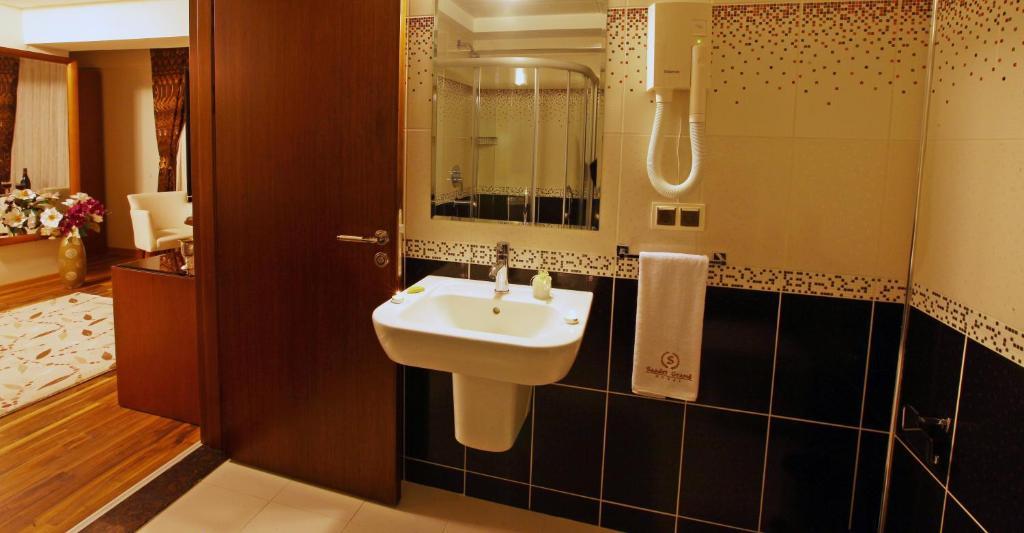 Saadet Grand Hotel Hatay Buitenkant foto